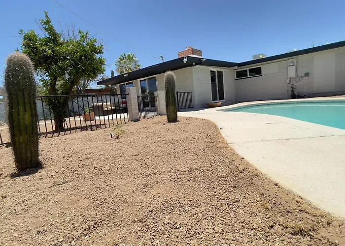 The Saguaro Sanctuary Free Heated Pool 5Bd 3Ba Pool Table Grill 6 Tvs Ac Cotton Bedding Holiday home