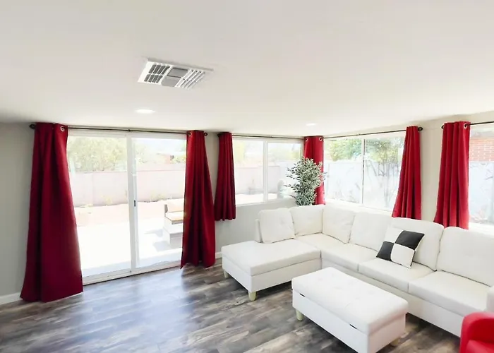 Holiday home The Saguaro Sanctuary Free Heated Pool 5Bd 3Ba Pool Table Grill 6 Tvs Ac Cotton Bedding Tucson