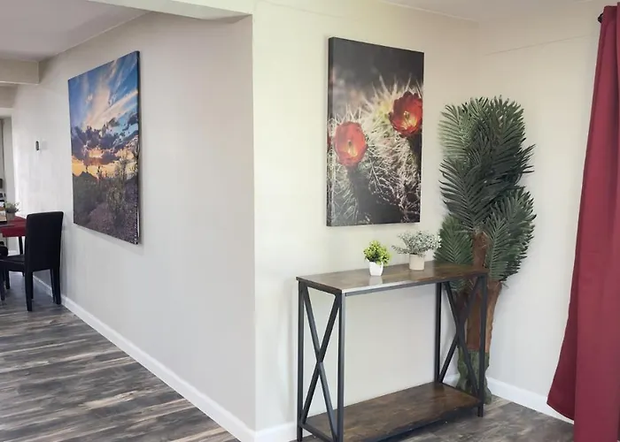 Holiday home The Saguaro Sanctuary Free Heated Pool 5Bd 3Ba Pool Table Grill 6 Tvs Ac Cotton Bedding
