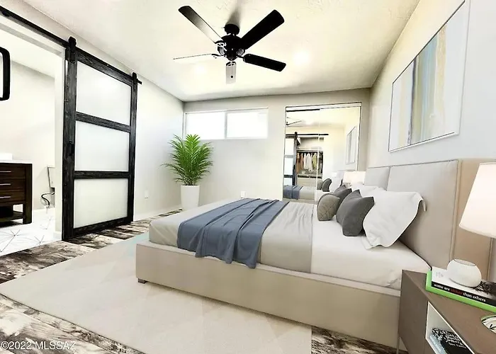 The Saguaro Sanctuary Free Heated Pool 5Bd 3Ba Pool Table Grill 6 Tvs Ac Cotton Bedding Holiday home Tucson