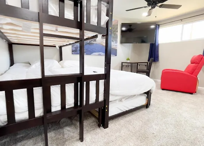 Holiday home The Saguaro Sanctuary Free Heated Pool 5Bd 3Ba Pool Table Grill 6 Tvs Ac Cotton Bedding