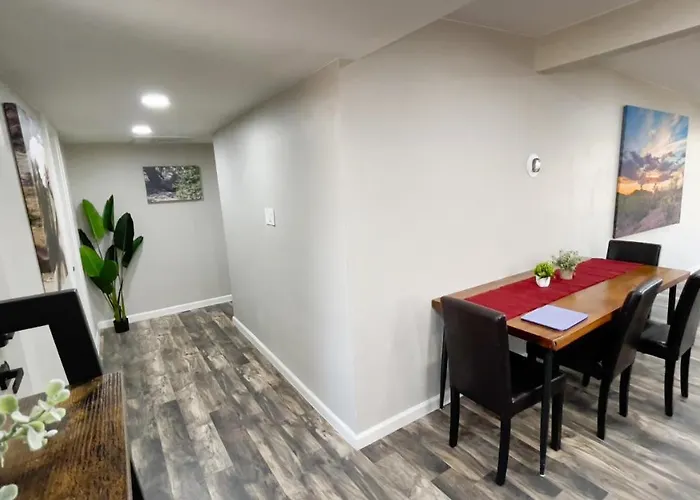 Holiday home The Saguaro Sanctuary Free Heated Pool 5Bd 3Ba Pool Table Grill 6 Tvs Ac Cotton Bedding Tucson