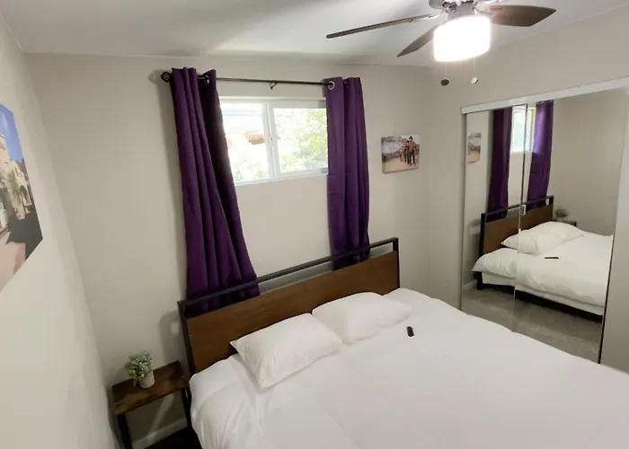 Holiday home The Saguaro Sanctuary Free Heated Pool 5Bd 3Ba Pool Table Grill 6 Tvs Ac Cotton Bedding *