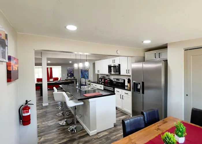 The Saguaro Sanctuary Free Heated Pool 5Bd 3Ba Pool Table Grill 6 Tvs Ac Cotton Bedding Holiday home *