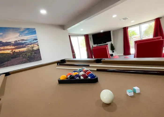 Holiday home The Saguaro Sanctuary Free Heated Pool 5Bd 3Ba Pool Table Grill 6 Tvs Ac Cotton Bedding *