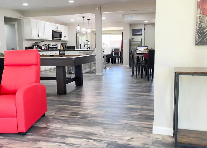 Holiday home The Saguaro Sanctuary Free Heated Pool 5Bd 3Ba Pool Table Grill 6 Tvs Ac Cotton Bedding Tucson