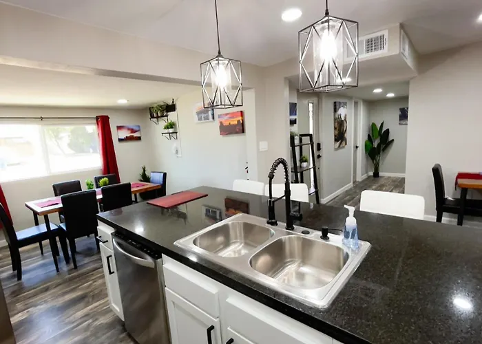 The Saguaro Sanctuary Free Heated Pool 5Bd 3Ba Pool Table Grill 6 Tvs Ac Cotton Bedding *
