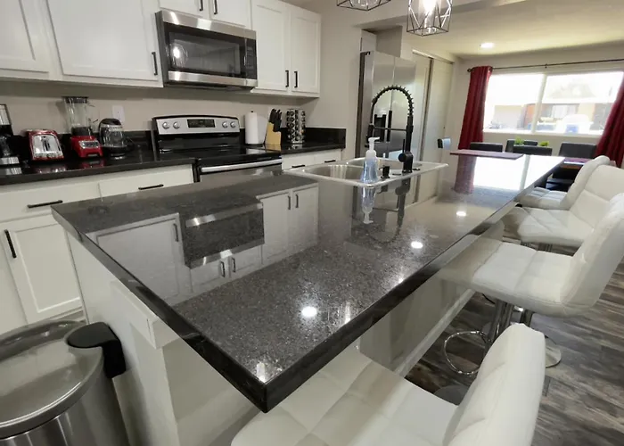 The Saguaro Sanctuary Free Heated Pool 5Bd 3Ba Pool Table Grill 6 Tvs Ac Cotton Bedding