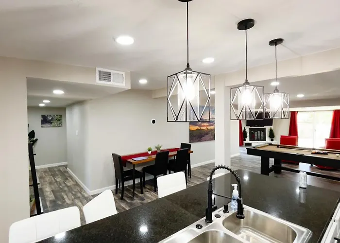 Holiday home The Saguaro Sanctuary Free Heated Pool 5Bd 3Ba Pool Table Grill 6 Tvs Ac Cotton Bedding *