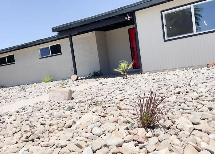 Holiday home The Saguaro Sanctuary Free Heated Pool 5Bd 3Ba Pool Table Grill 6 Tvs Ac Cotton Bedding